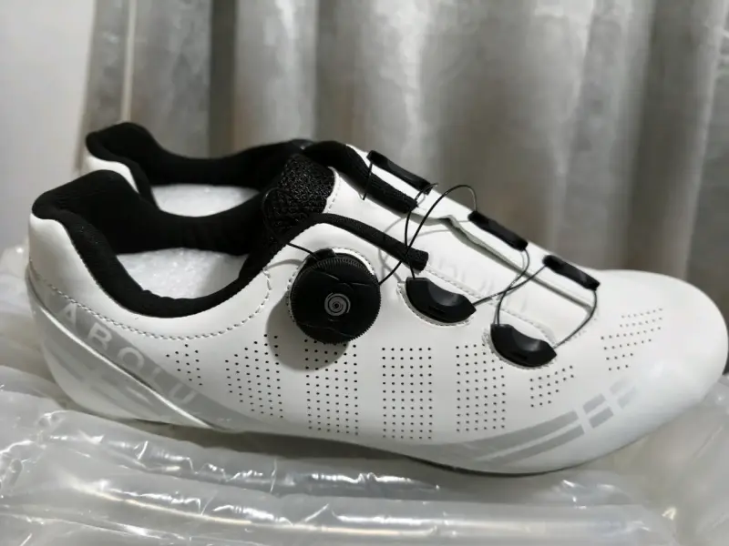 Zapatillas de ciclismo blancas con cierre ajustable - 3