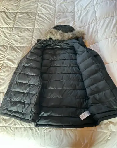 Parka negra con capucha de piel sintética S - miniatura 5