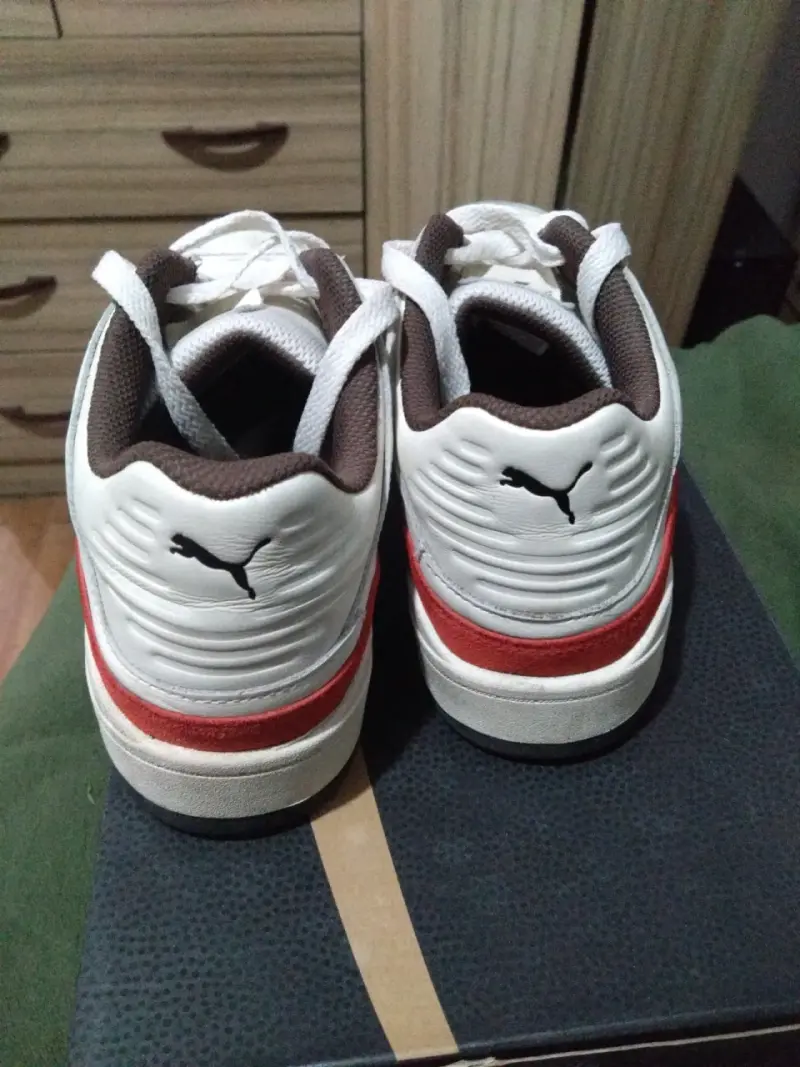 Zapatillas deportivas Puma blancas y rojas - 4