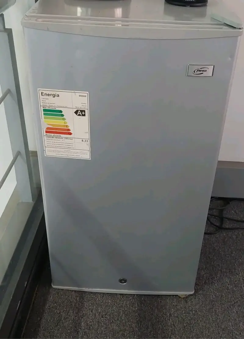 Refrigerador Fensa compacto A+ gris