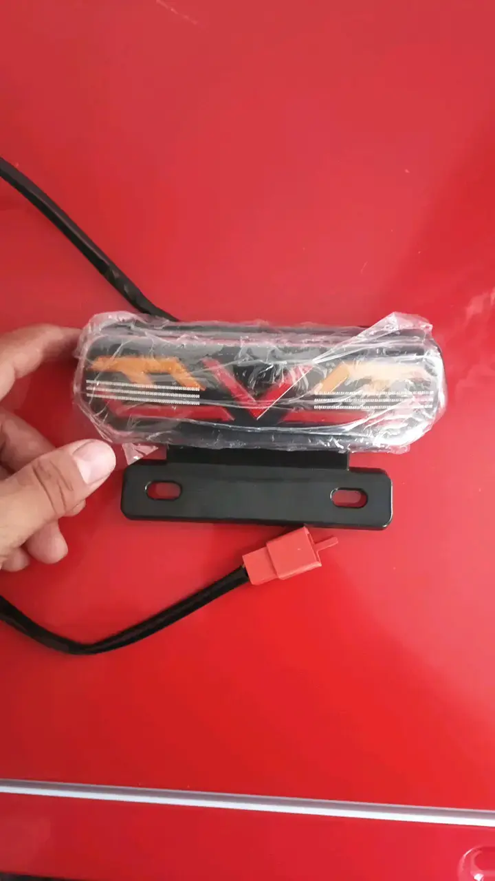 Luz trasera LED para moto con soporte - 4
