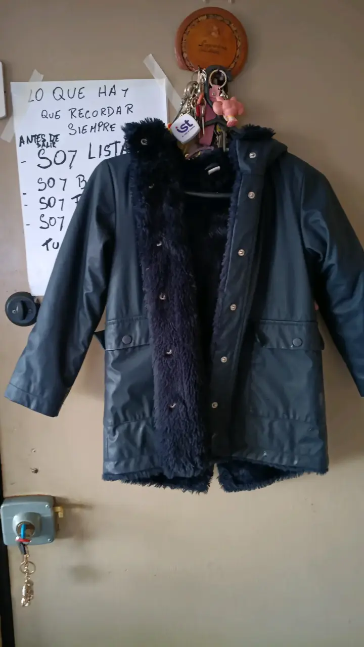 Abrigo impermeable con forro de peluche