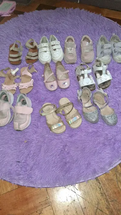 Lote de zapatos y sandalias para niña - miniatura 2
