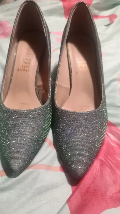 Zapatos de tacón brillantes plateados - miniatura 1