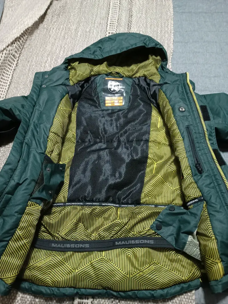 Chaqueta impermeable verde para invierno - 4