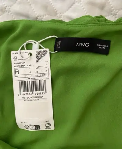 Vestido verde con volantes para mujer - miniatura 2