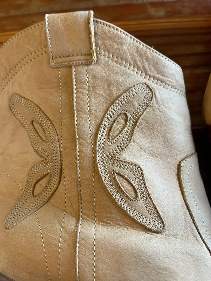 Botines de cuero beige con tacón - 3