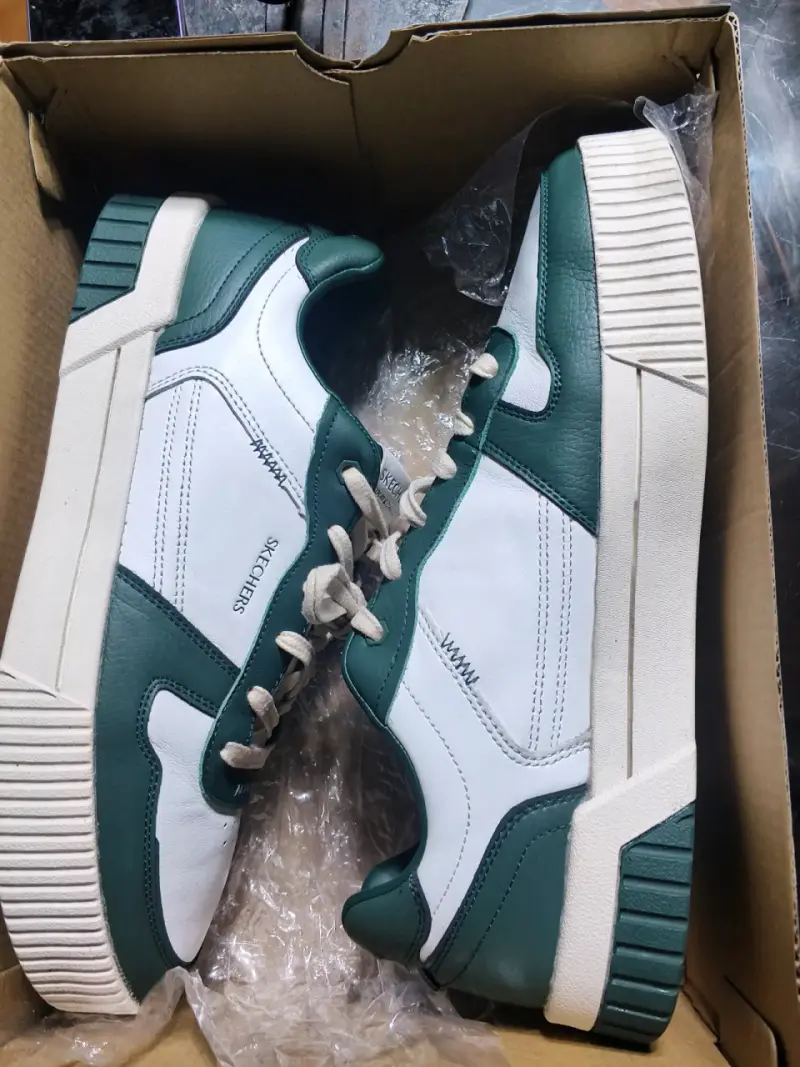 Zapatillas Skechers blancas y verdes - 1