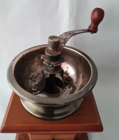 Molino de café manual vintage ( Solo Decoracion ) - miniatura 3