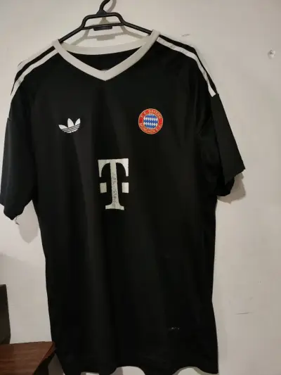 Camiseta Adidas FC Bayern Munich negra - miniatura 1