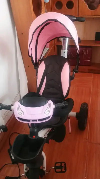 Triciclo infantil con toldo rosa - miniatura 2