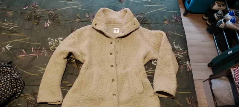 Chaqueta tipo peludito beige para mujer - 2