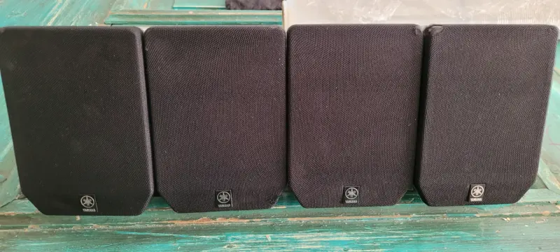 Parlantes Yamaha (4 unid) home theater - 3