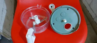 Picadora manual de alimentos blanca - miniatura 3