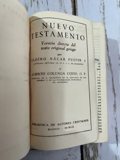 Antiguo libro Nuevo Testamento en español - miniatura 4