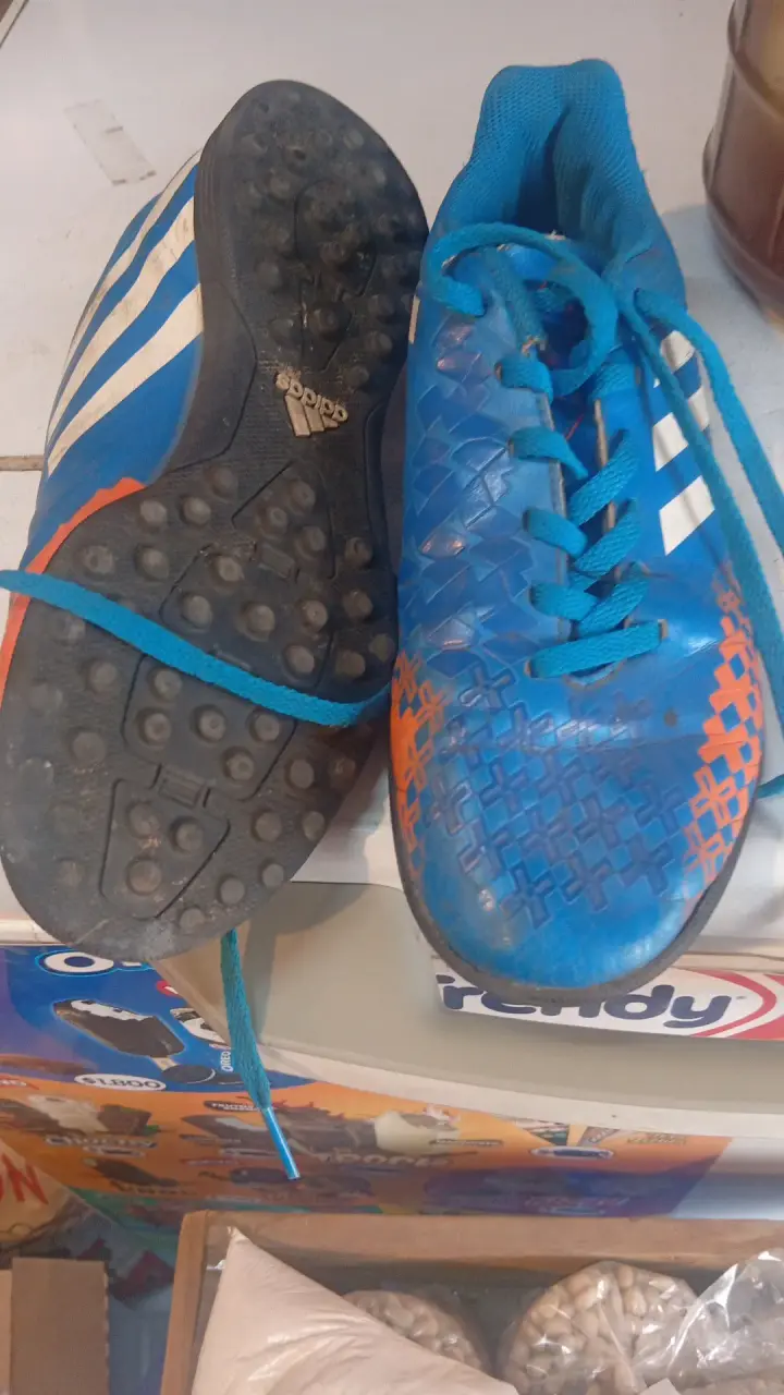 Botines de fútbol Nike amarillos con toperoles - 3