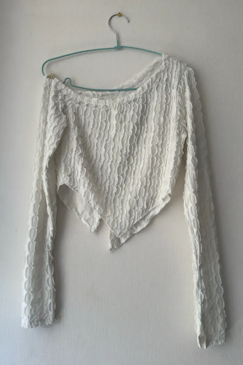 Blusa blanca de manga larga - 3