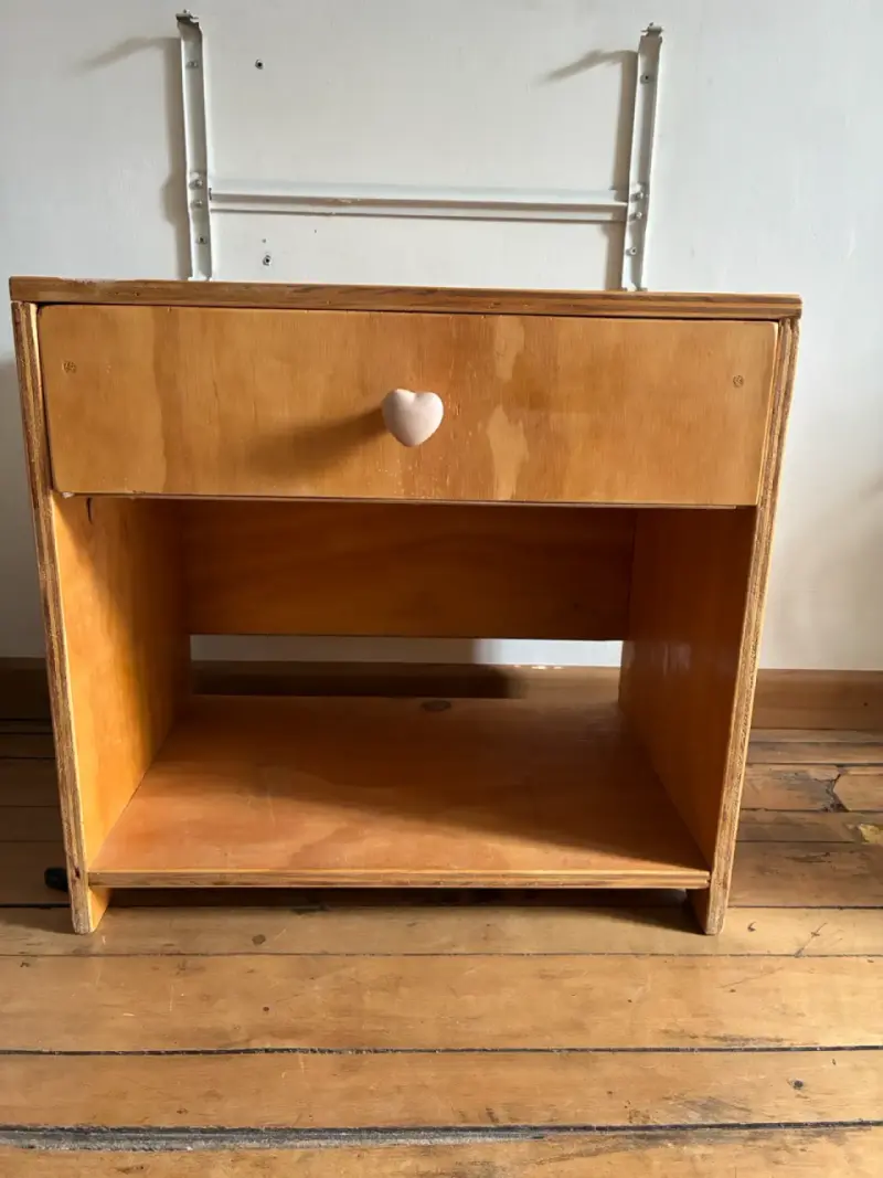 Par Mesa de noche de madera con cajón