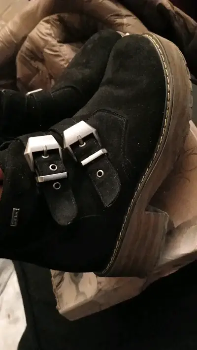 Botines de gamuza negros con hebillas - miniatura 1