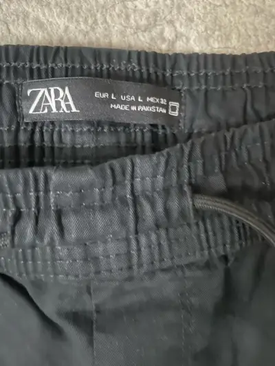 Pantalones jogger negros Zara para hombre - miniatura 2