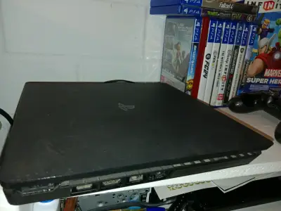 Consola PlayStation 4 con juegos incluidos - miniatura 1