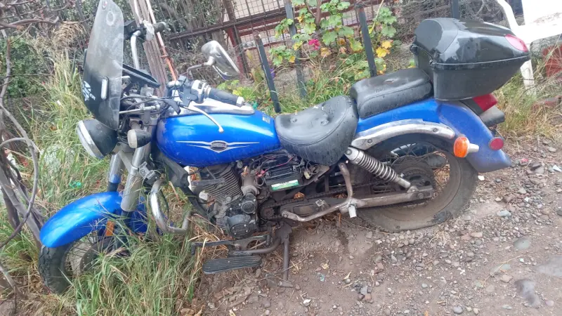 Motocicleta Pro-Biker azul con parabrisas - 6