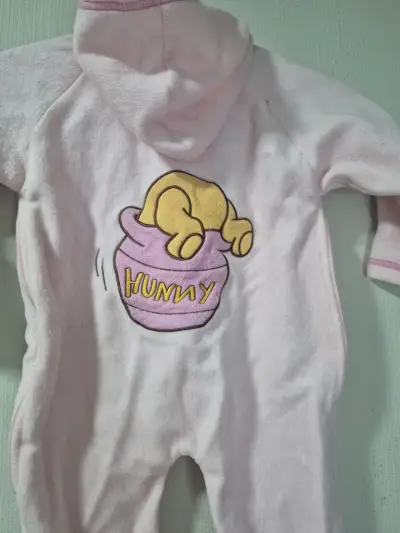 Enterito de bebé rosado con Winnie the Pooh - miniatura 4