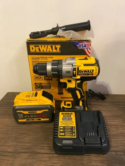 Taladro percutor DeWalt 20V XR con batería - miniatura 1
