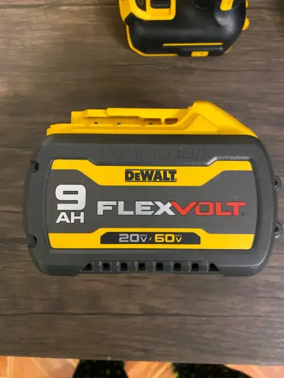 Taladro percutor DeWalt 20V XR con batería - miniatura 3