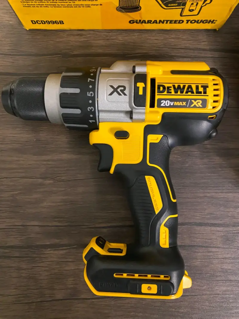 Taladro percutor DeWalt 20V XR con batería - 4