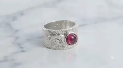 Anillo de Banda Ancha con Textura Orgánica - miniatura 1