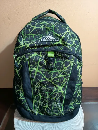 Mochila High Sierra diseño geométrico verde - miniatura 1