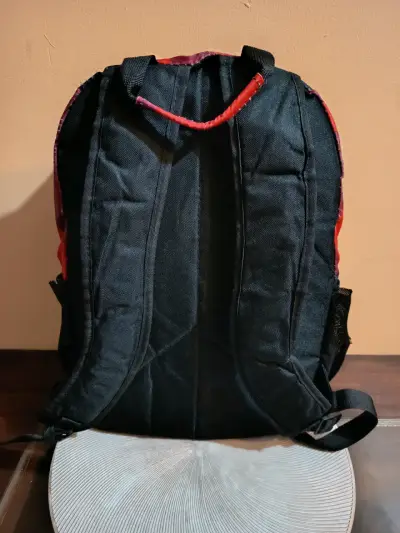 Mochila Eastsport roja con diseño geométrico - miniatura 2