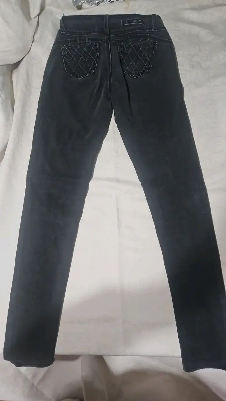 Jeans negros con bordado floral - 2