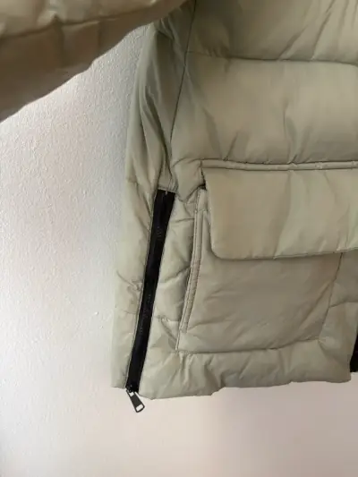 Parka acolchada verde con capucha - miniatura 2