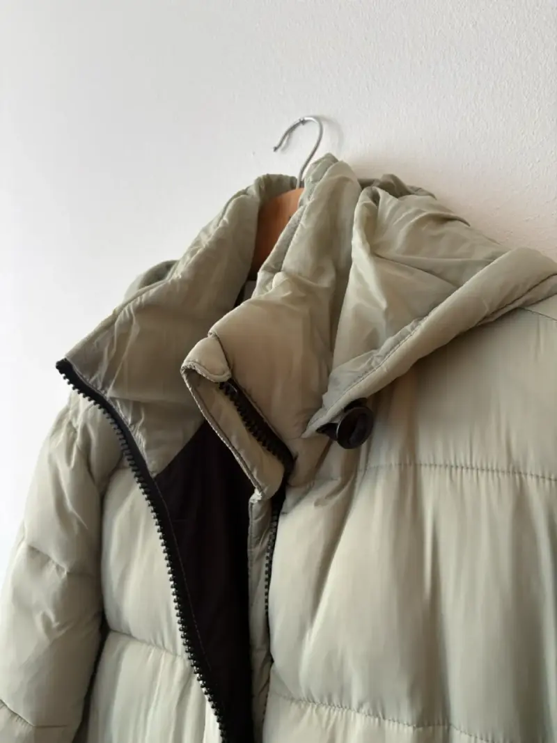 Parka acolchada verde con capucha - 4