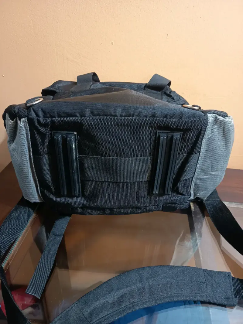 Bolso para cámara Canon negro resistente - 3