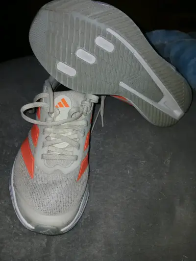 Zapatillas deportivas Adidas Duramo 9 beige y naranjas - miniatura 3