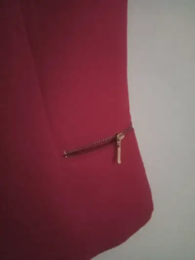 Blazer corto rojo con cierre decorativo - miniatura 4