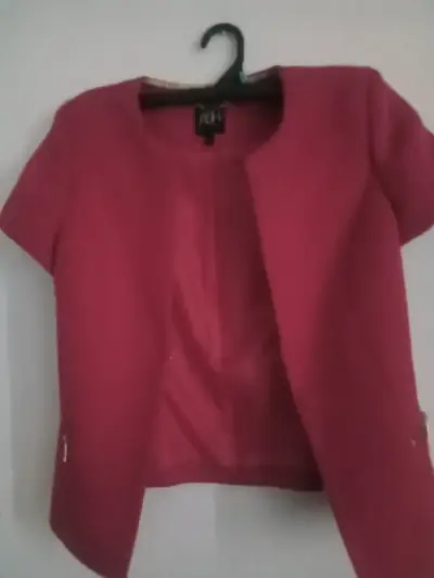 Blazer corto rojo con cierre decorativo - miniatura 5