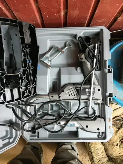 Sierra Caladora de banco Dremel con accesorios - miniatura 1