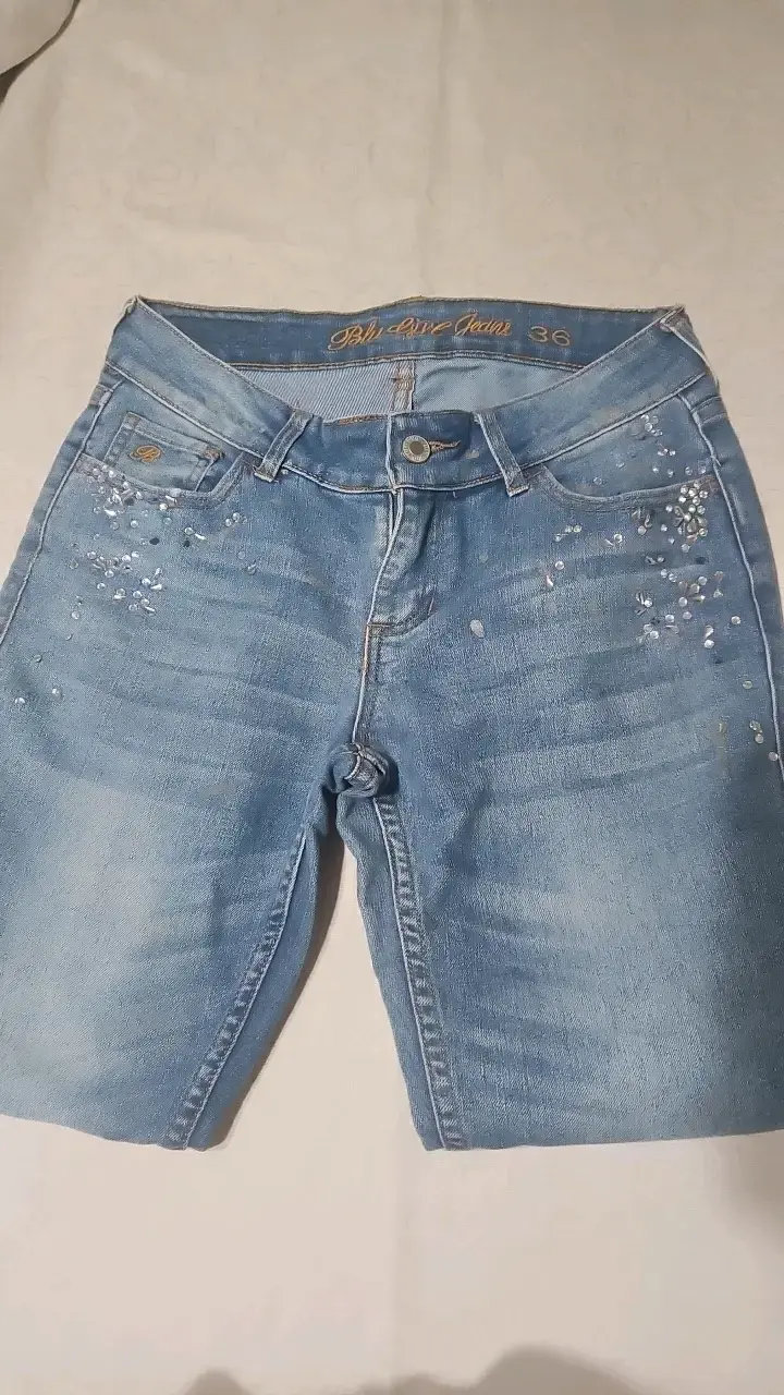 Jeans azul con detalles brillantes talla 36 - 4