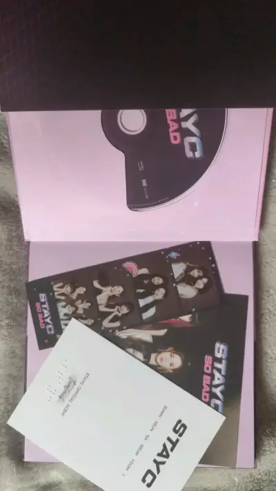 Álbum Kpop STAYC So Bad - miniatura 2