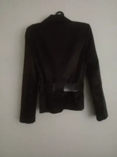 Blazer satinado cafe chocolate con cinturon - miniatura 3