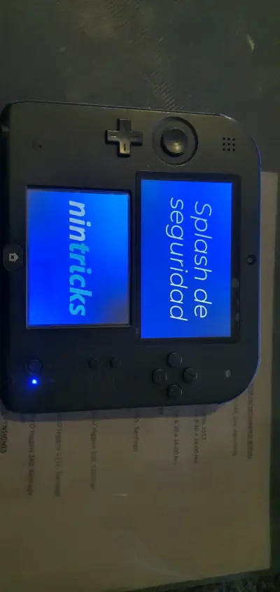 Consola portátil Nintendo 2DS negra - miniatura 2