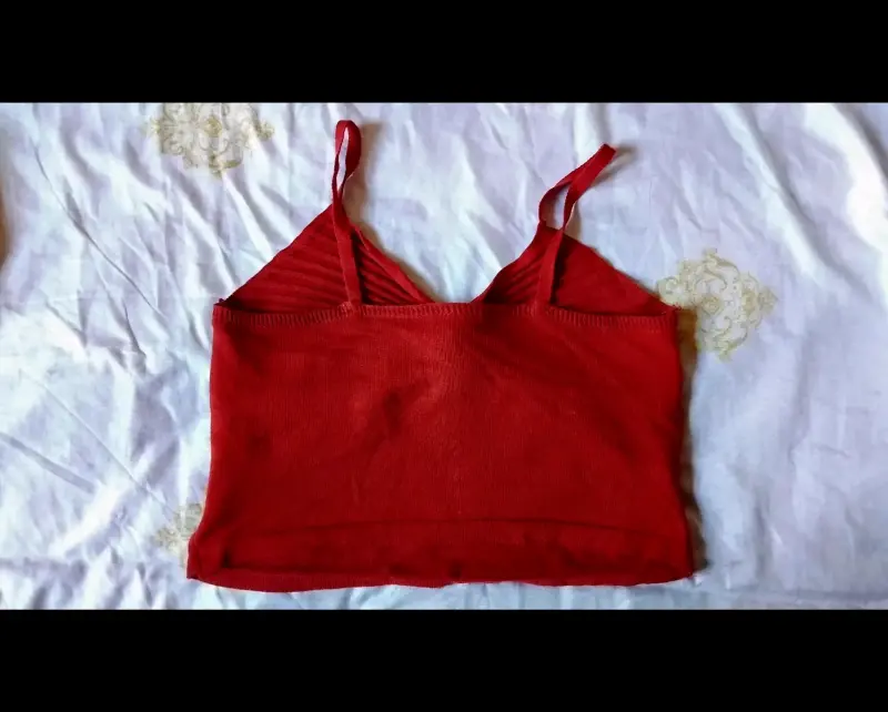 Top rojo con diseño cruzado - 2