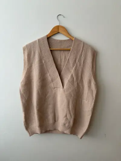 Chaleco sin mangas beige estilo vest - miniatura 1