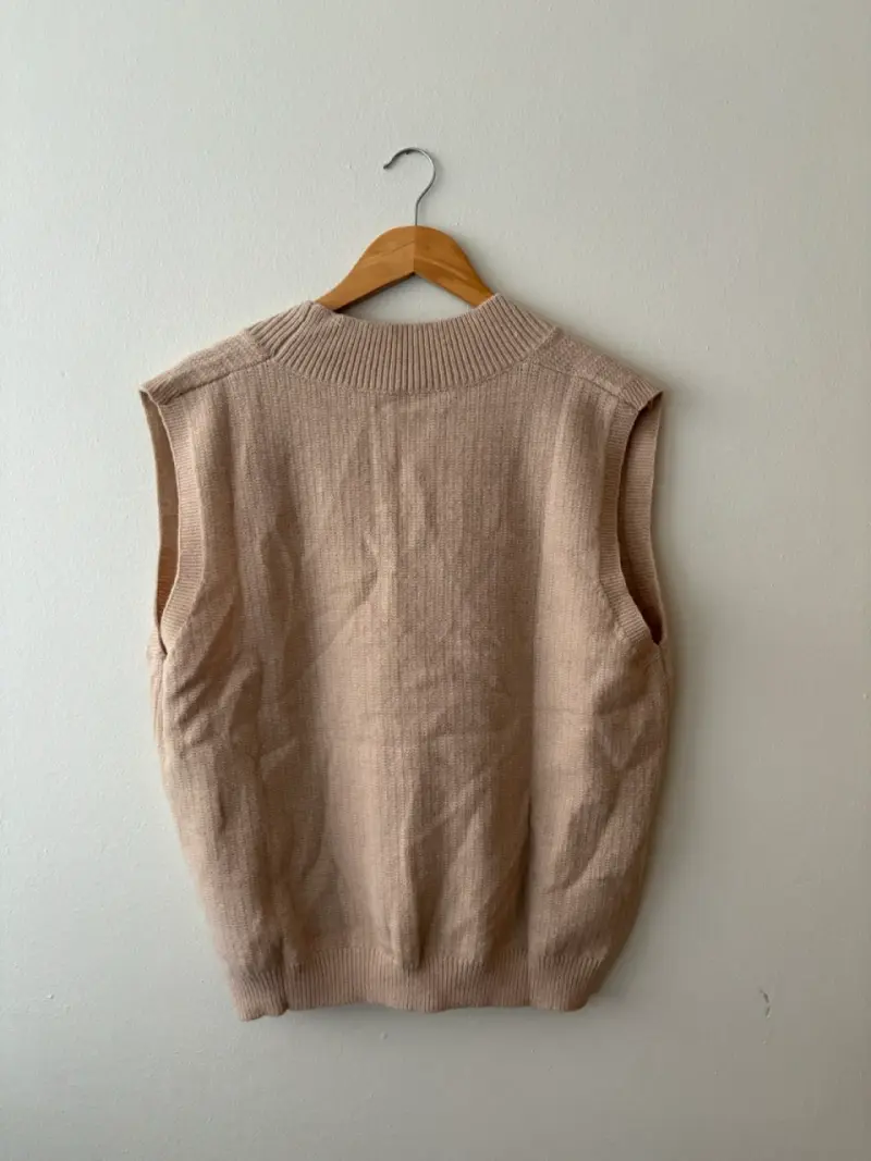 Chaleco sin mangas beige estilo vest - 5