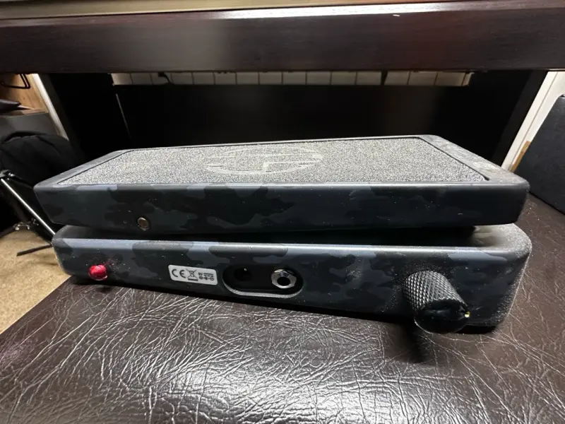 Pedal de efectos Dunlop Cry Baby From Hell - 3