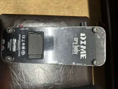 Pedal de efectos Dunlop Cry Baby From Hell - miniatura 6